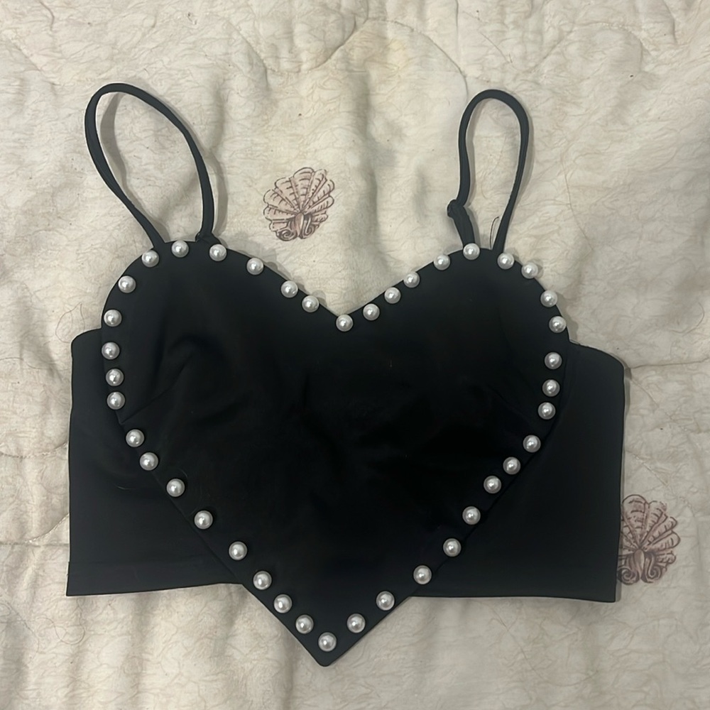 XS Pearl Black heart Crop top